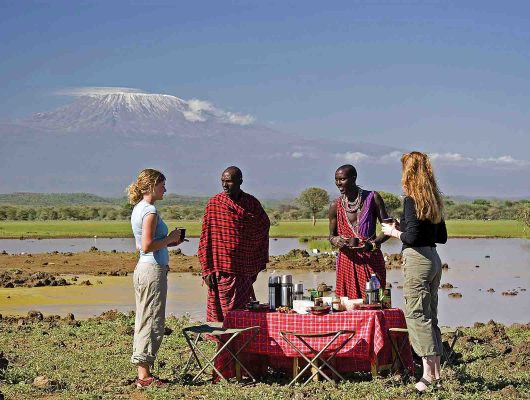 Campi-Ya-Kanzi-Lake-picnic-breakfast Campi-Ya-Kanzi-Lake-picnic-breakfast